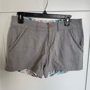 AMK Jackson Hole Wyoming Mountain Shorts Light Gray Women's Relaxed Mid Rise